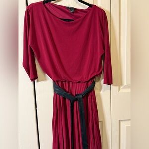 White House Black Market Red Dress with Black Belt Size 2 (Measurements below)